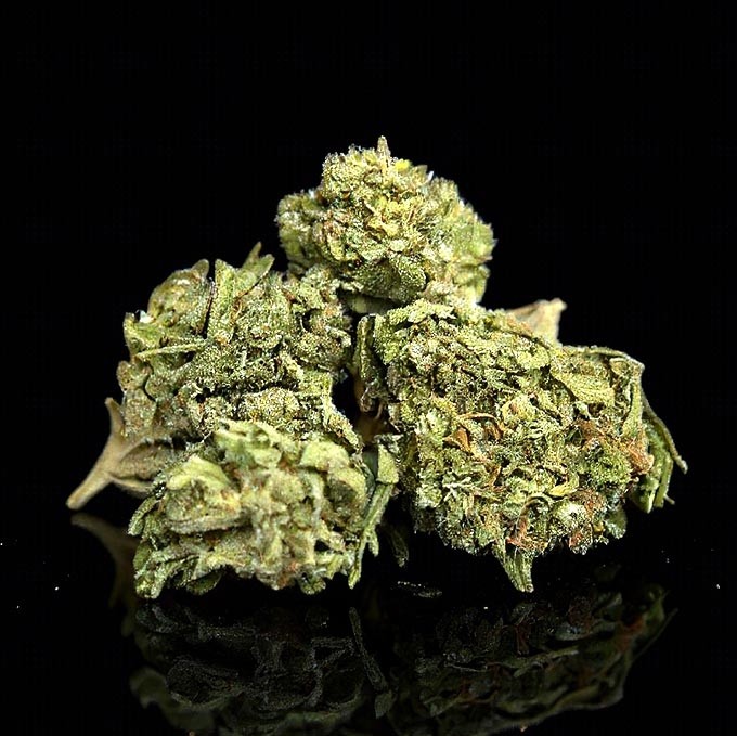 Flor de CBD - Weeding Cake Small Buds 10gr. Selected